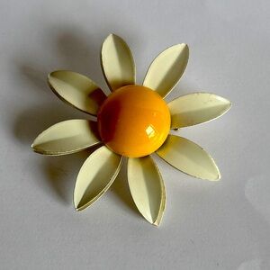 Vintage Flower Daisy Enamel Brooch Pin Large